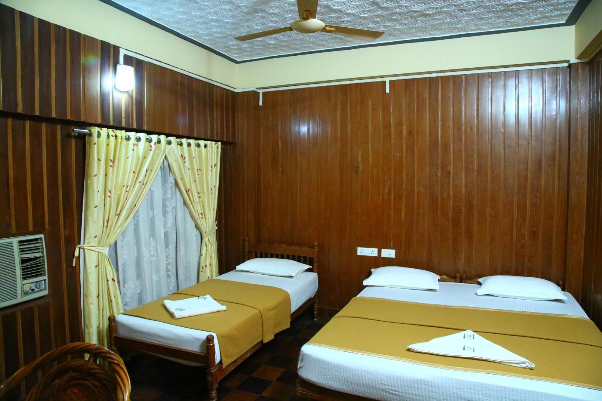 Lake Palace Family Resort Kumarakom Exterior photo