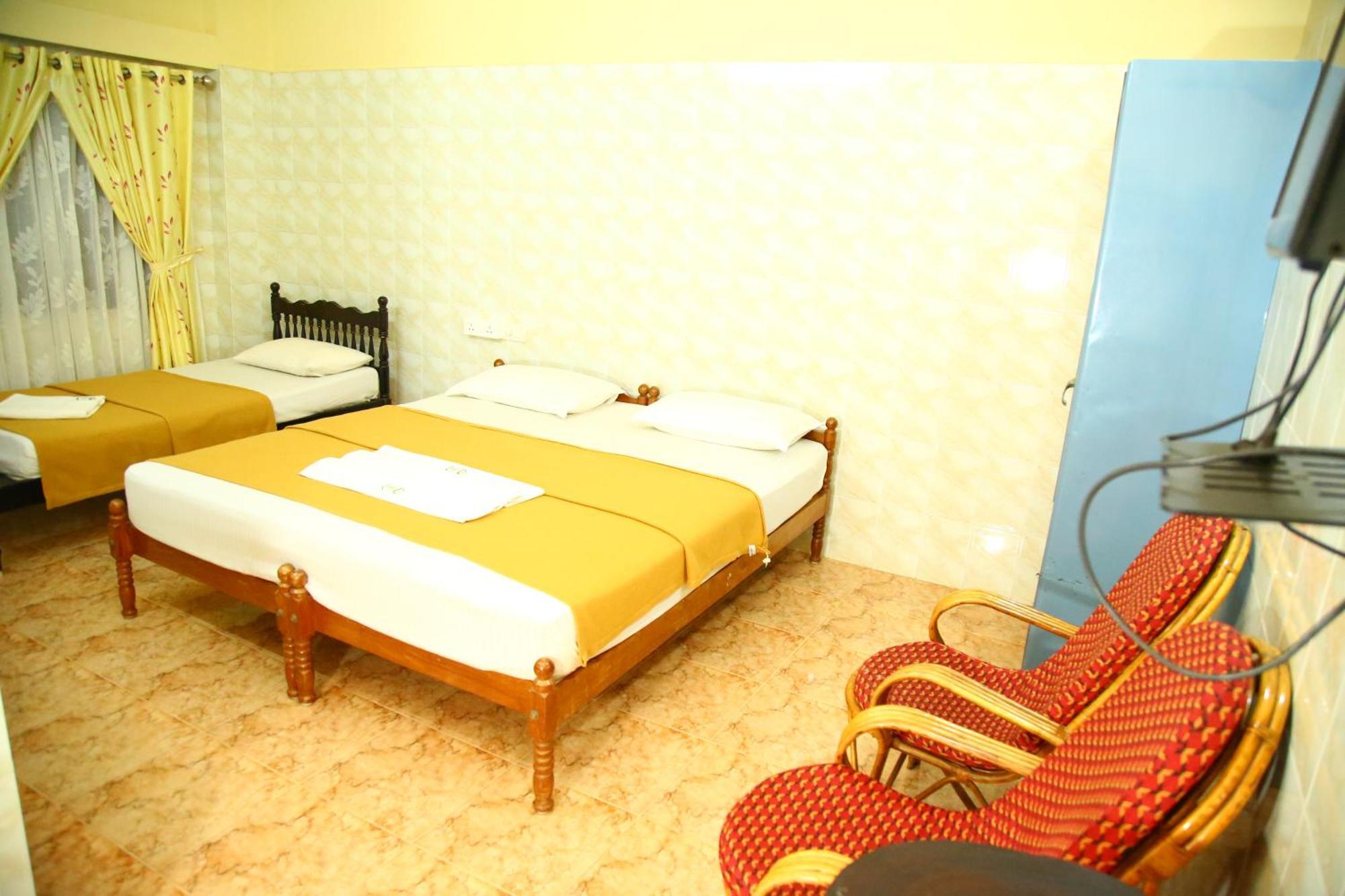 Lake Palace Family Resort Kumarakom Exterior photo