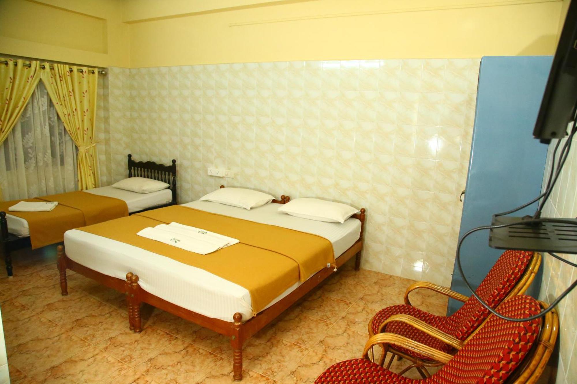 Lake Palace Family Resort Kumarakom Exterior photo