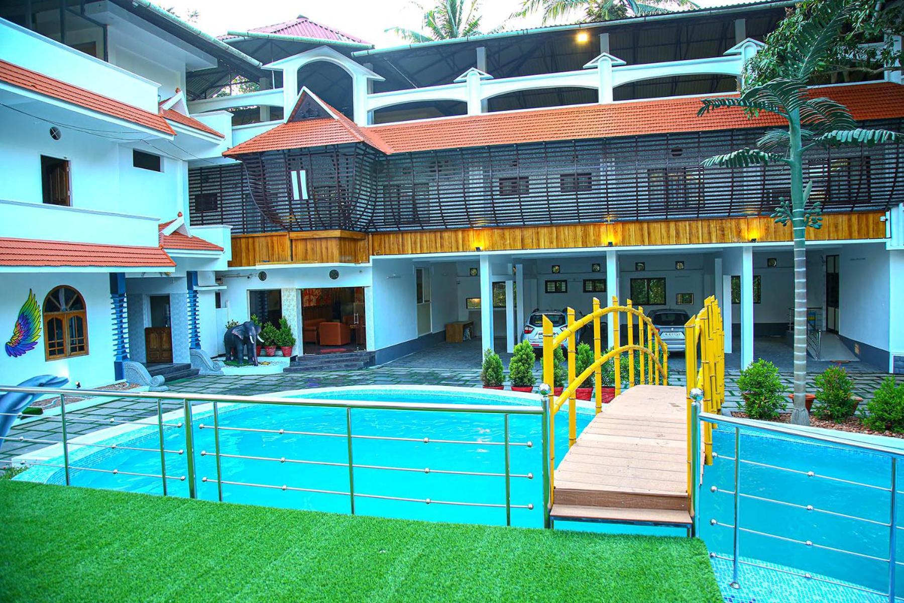 Lake Palace Family Resort Kumarakom Exterior photo
