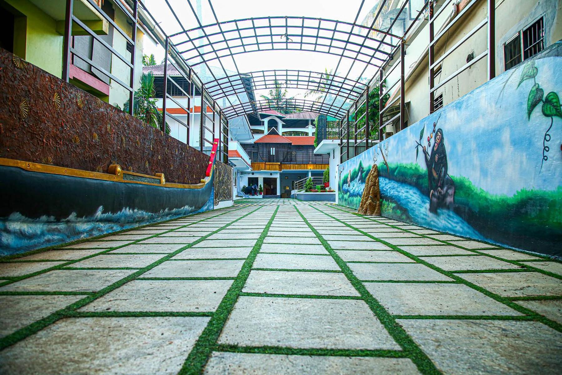Lake Palace Family Resort Kumarakom Exterior photo