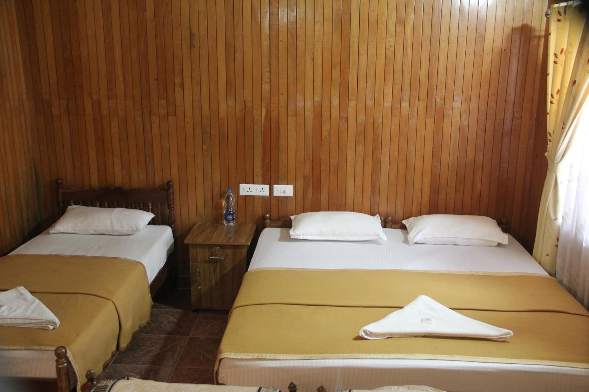 Lake Palace Family Resort Kumarakom Exterior photo