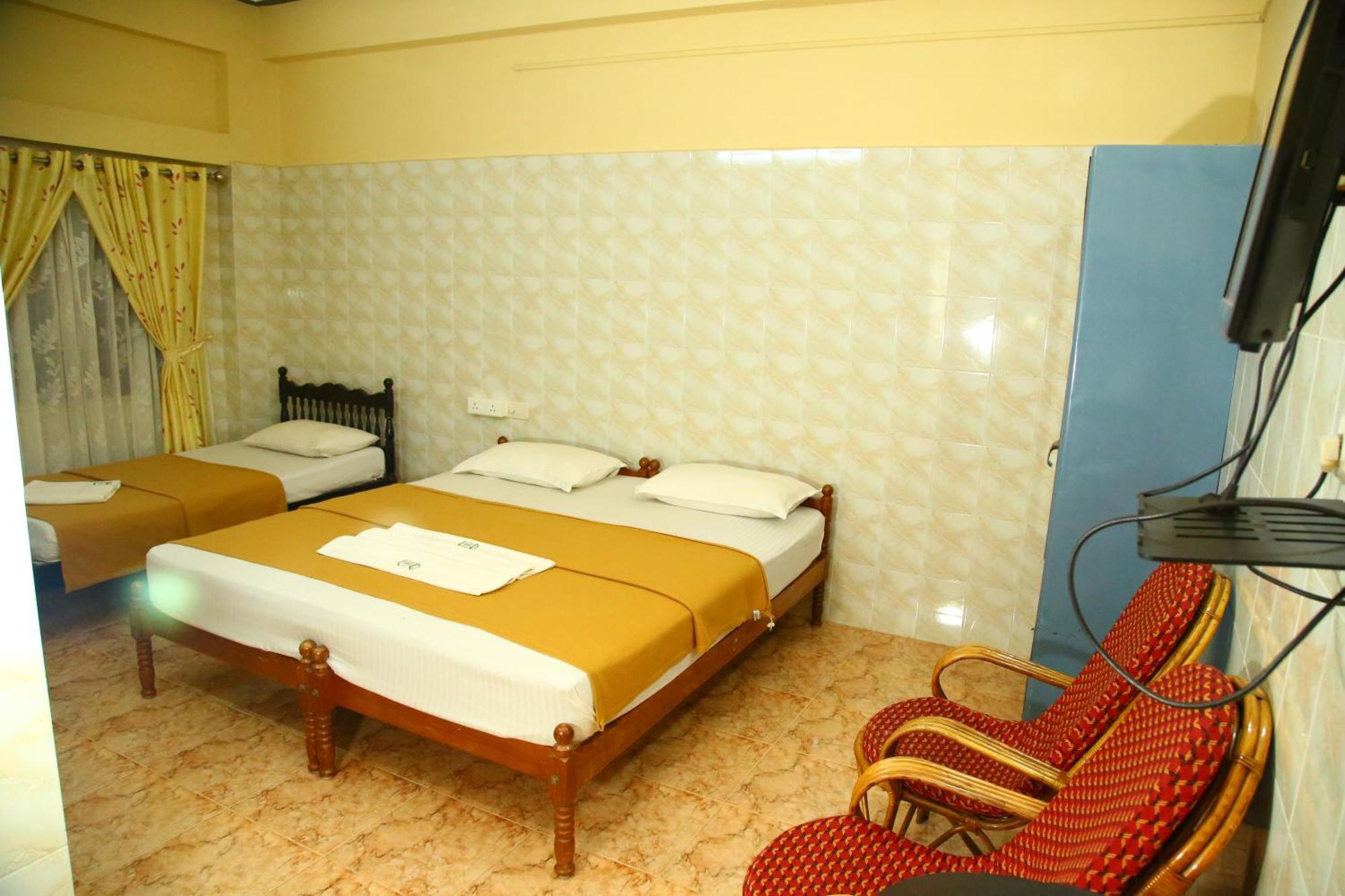 Lake Palace Family Resort Kumarakom Exterior photo